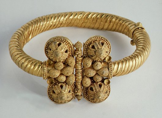 Golden armlet