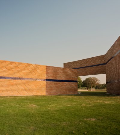 en