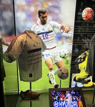 Picture of the 1998 World Cup France football shirt, signed by Zidane, in blue, white and red.