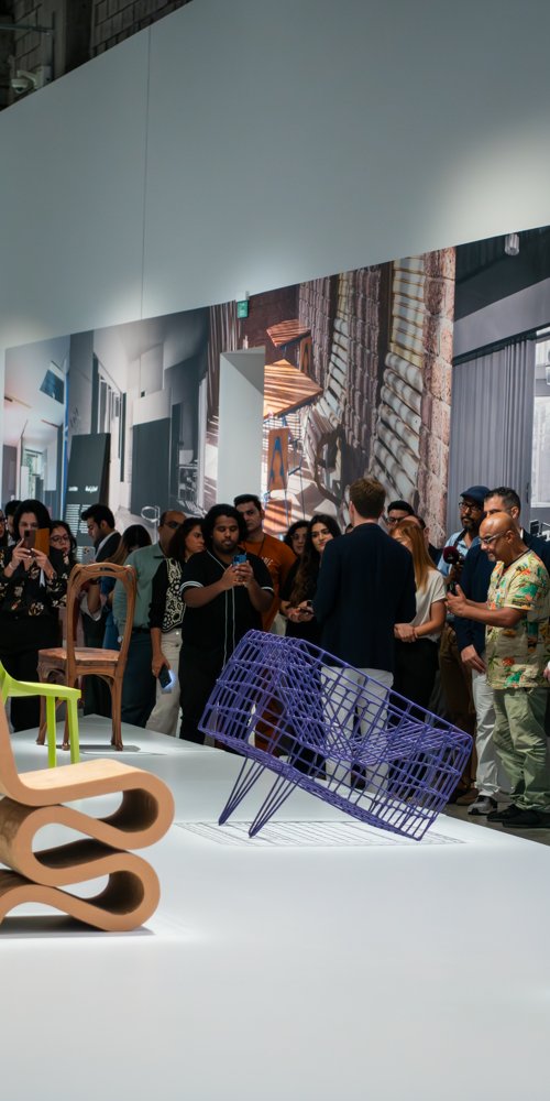 Exhibition tour