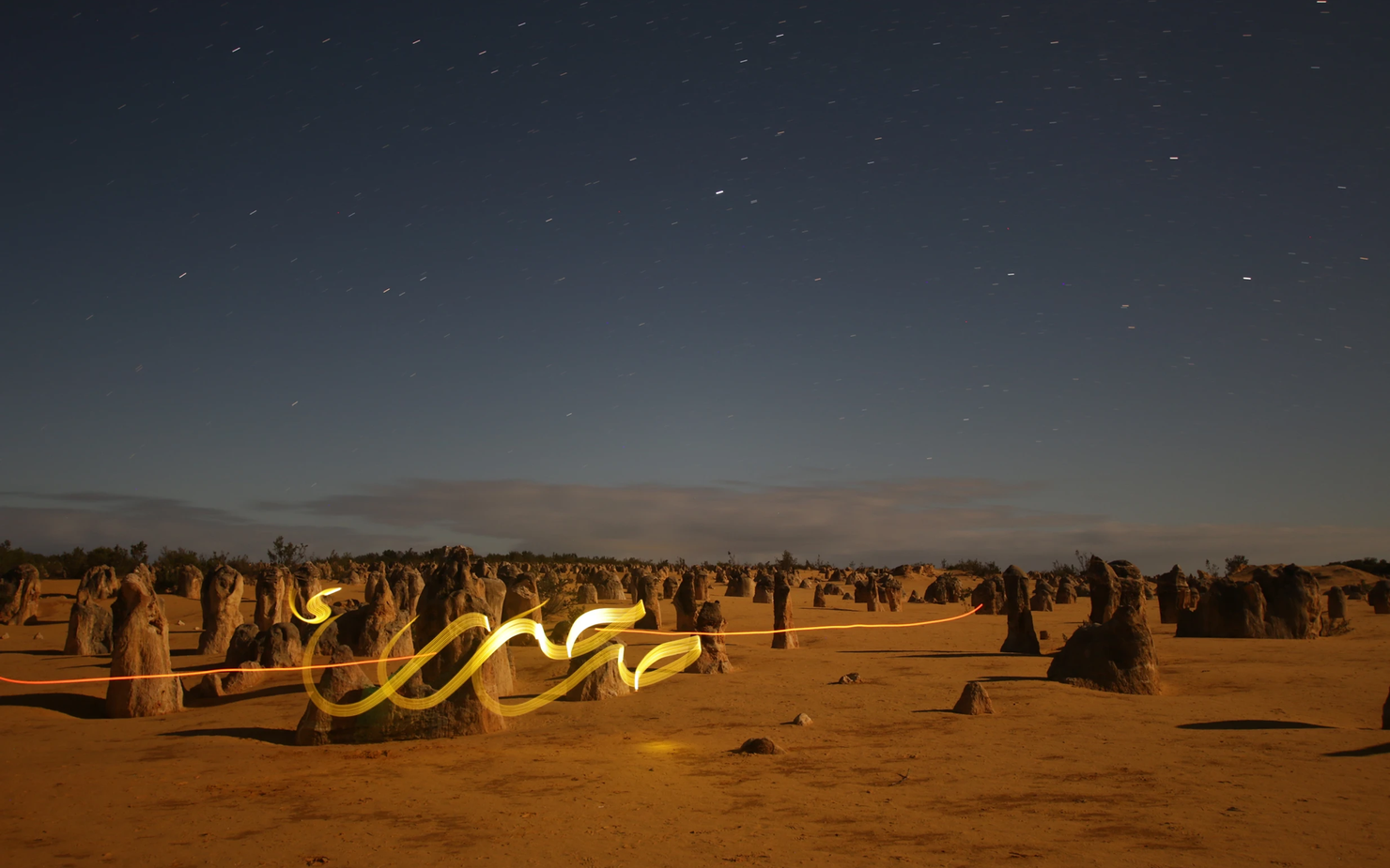 Light calligraphy in dessert