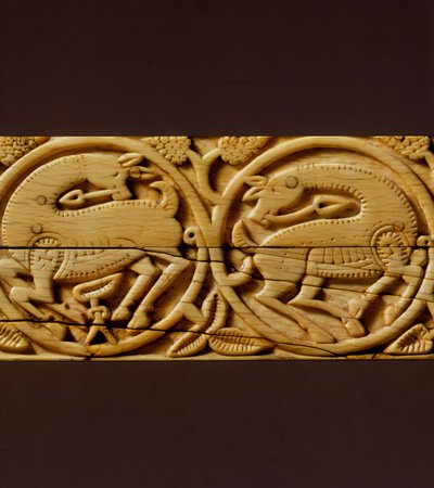 Book cover of Ivory: 8th to 17th Centuries Treasures from the Museum of Islamic Art, Qatar by Mariam Rosser-Owen